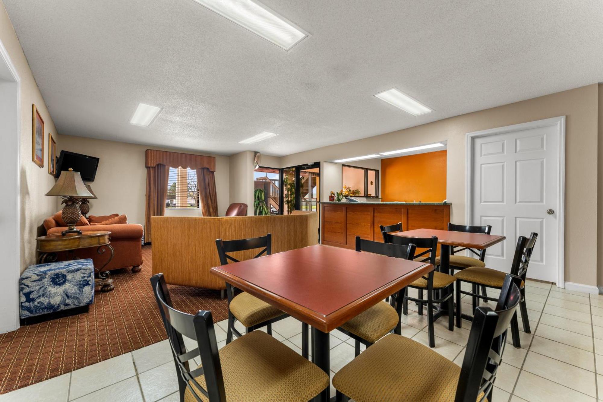 Americas Best Value Inn-Montezuma Exterior foto
