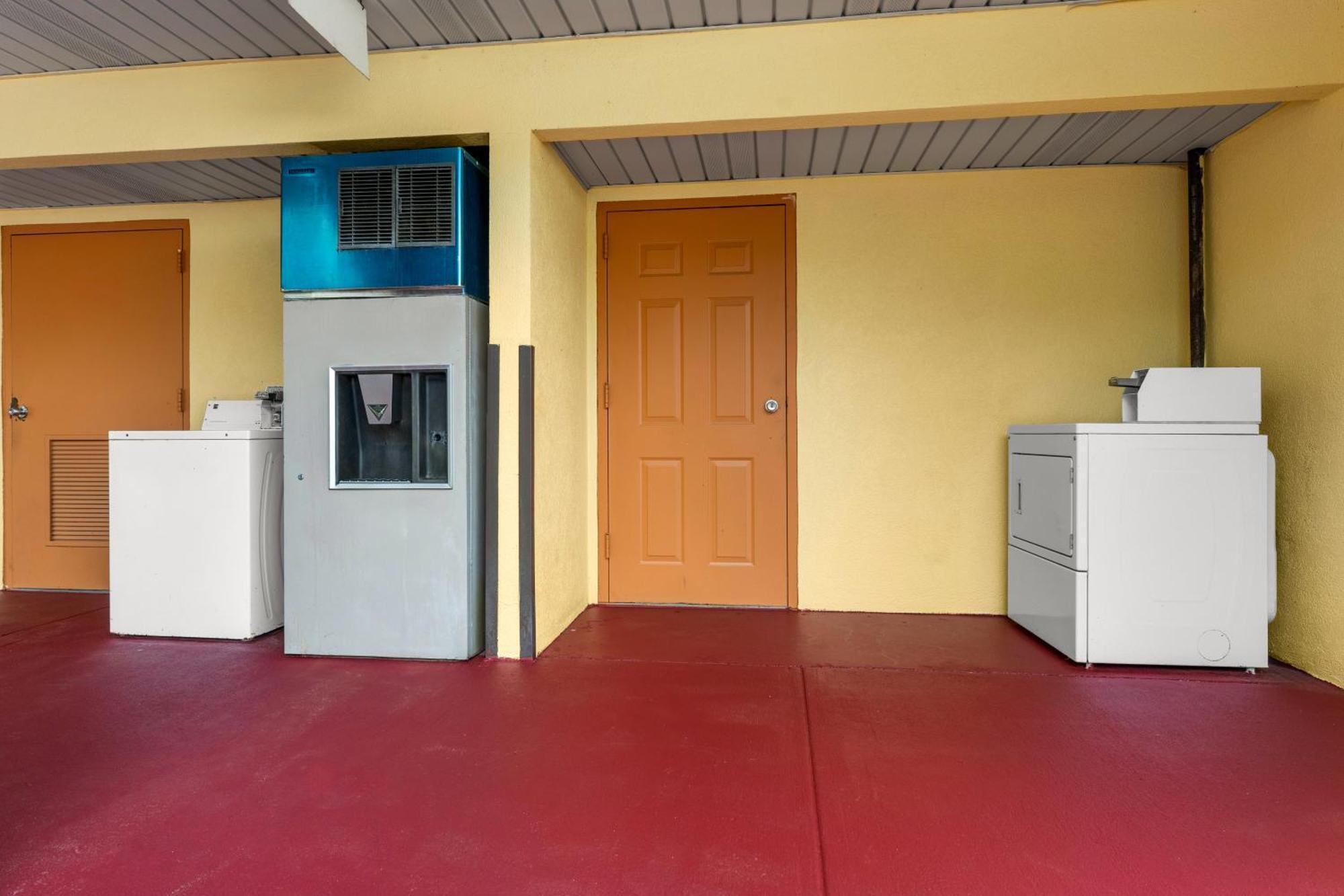 Americas Best Value Inn-Montezuma Exterior foto