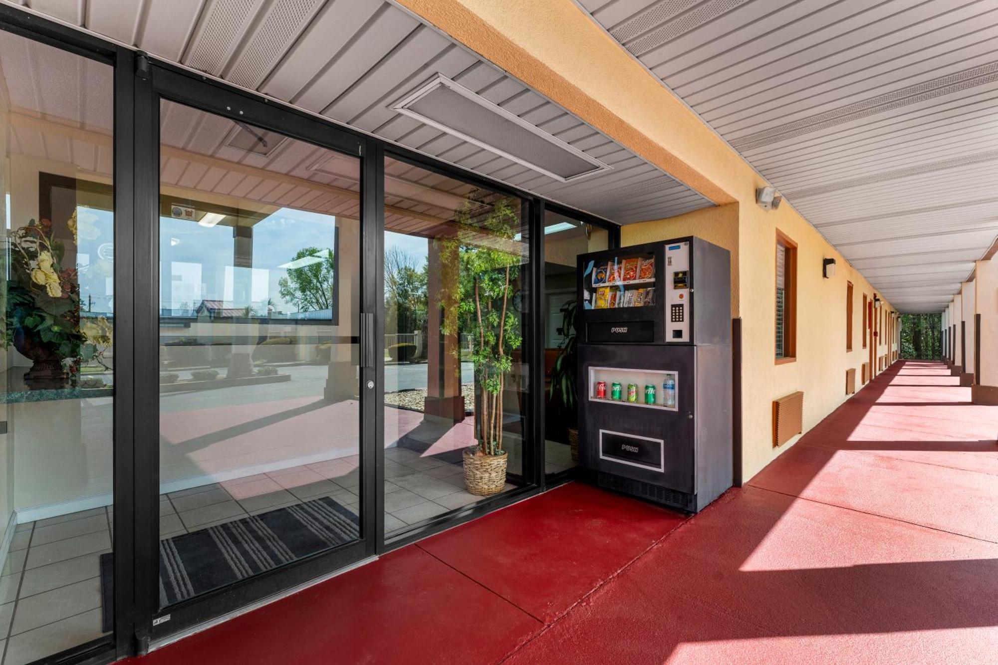 Americas Best Value Inn-Montezuma Exterior foto